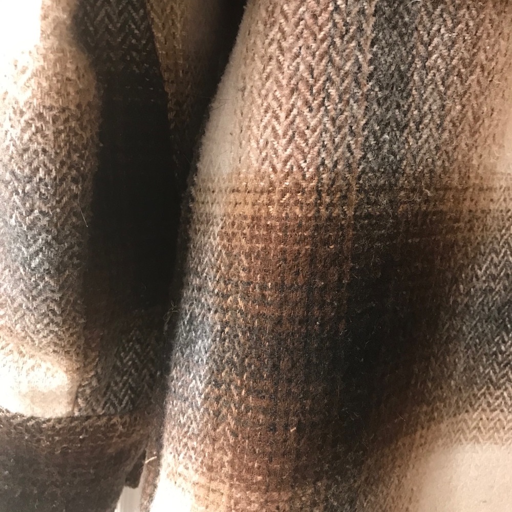 H&M Herringbone Weave Shacket S/M - image 4